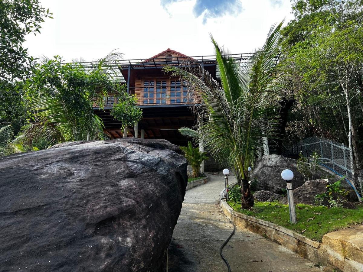 Ong Vinh House - Living Among Nature ! Villa