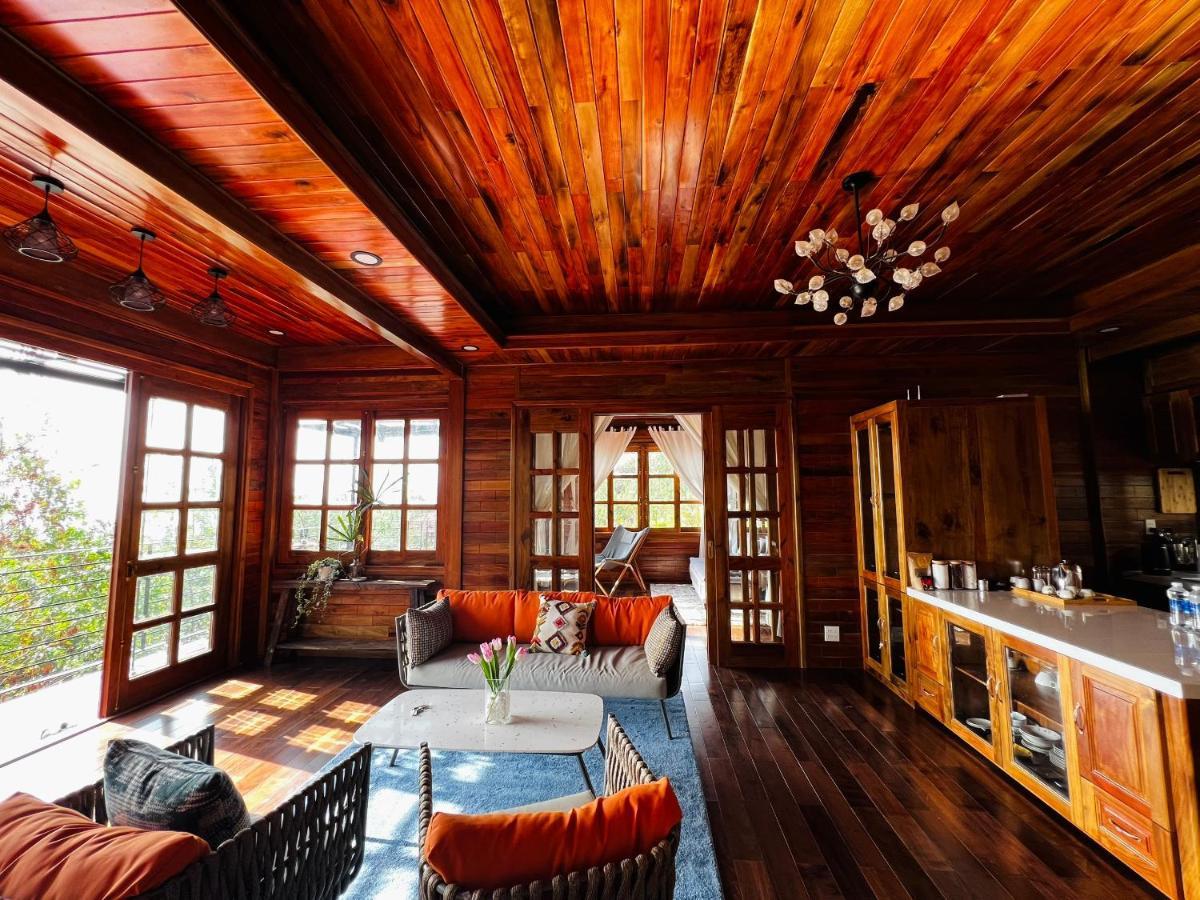 Ong Vinh House - Living Among Nature !