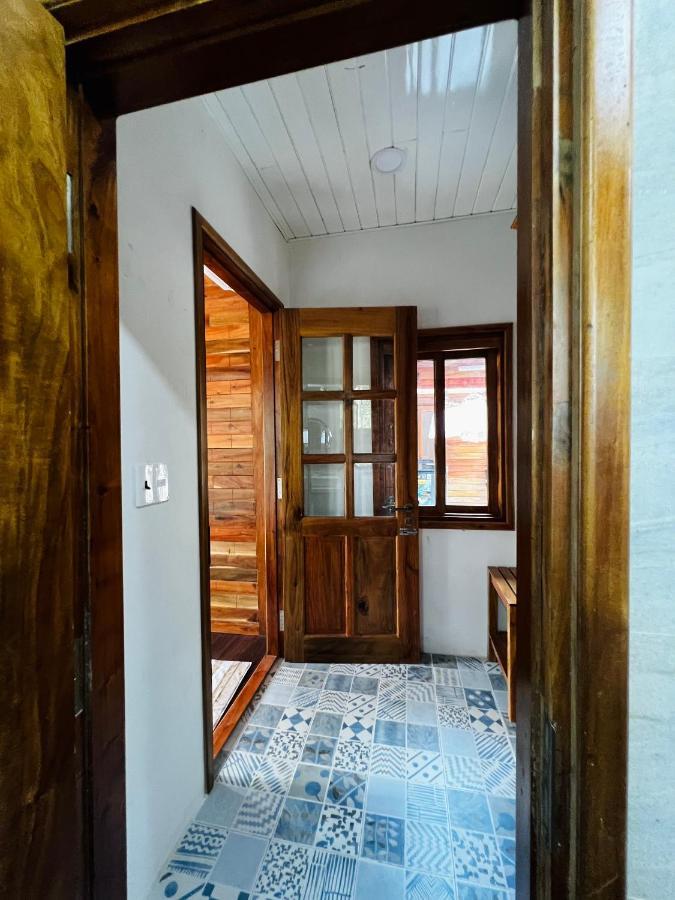 Ong Vinh House - Living Among Nature !