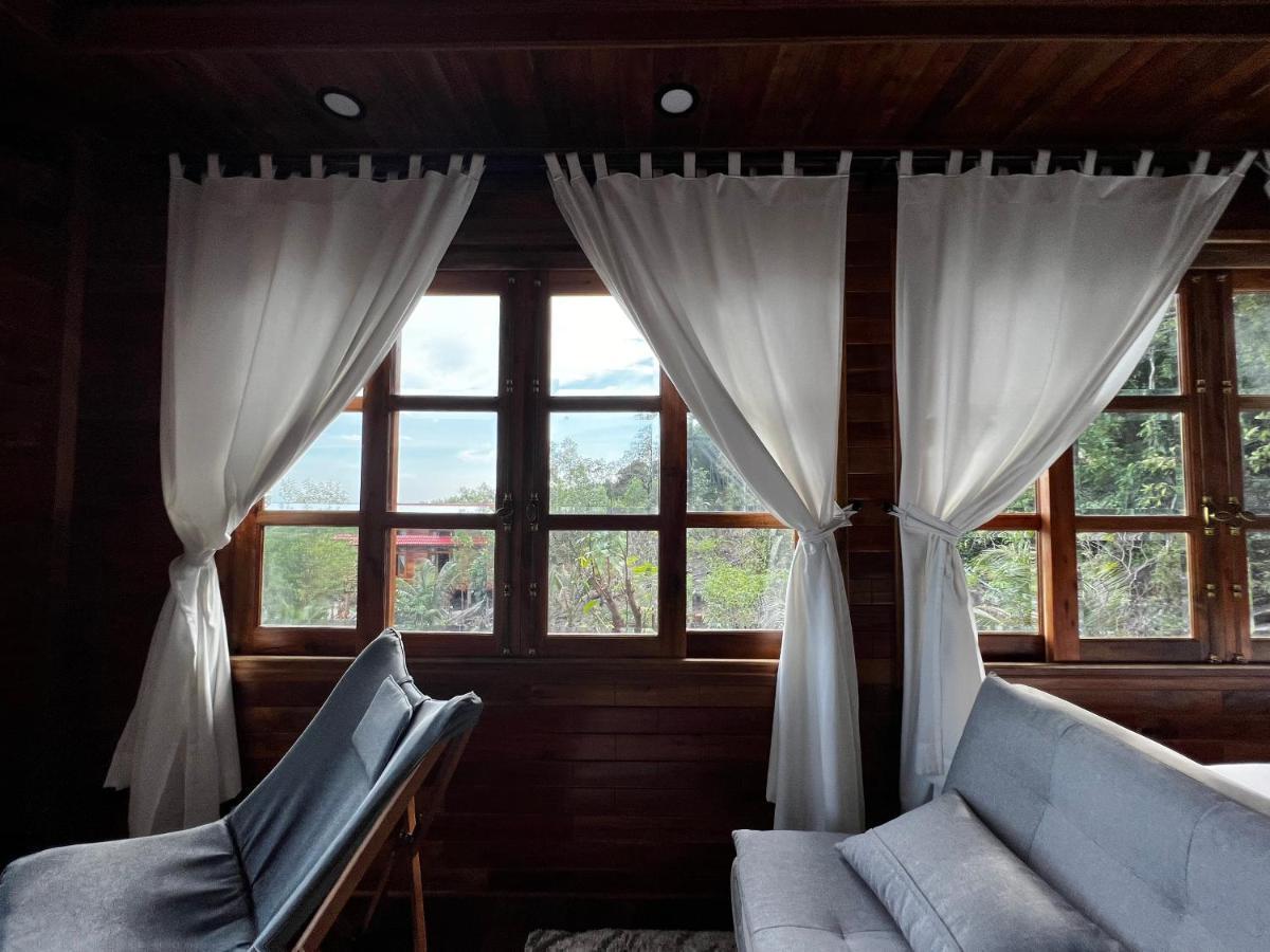 Ong Vinh House - Living Among Nature ! * Phu Quoc