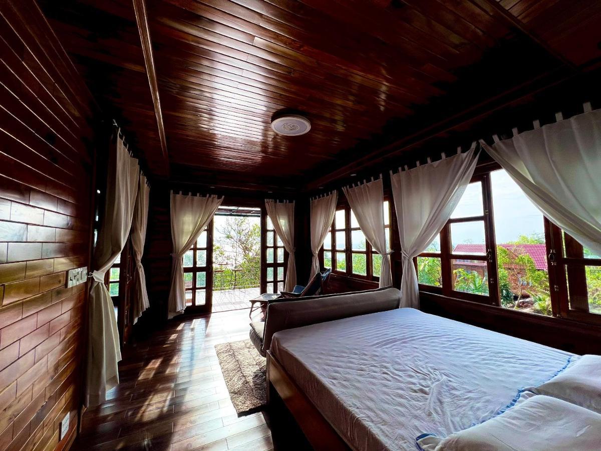 Villa Ong Vinh House - Living Among Nature ! Phu Quoc