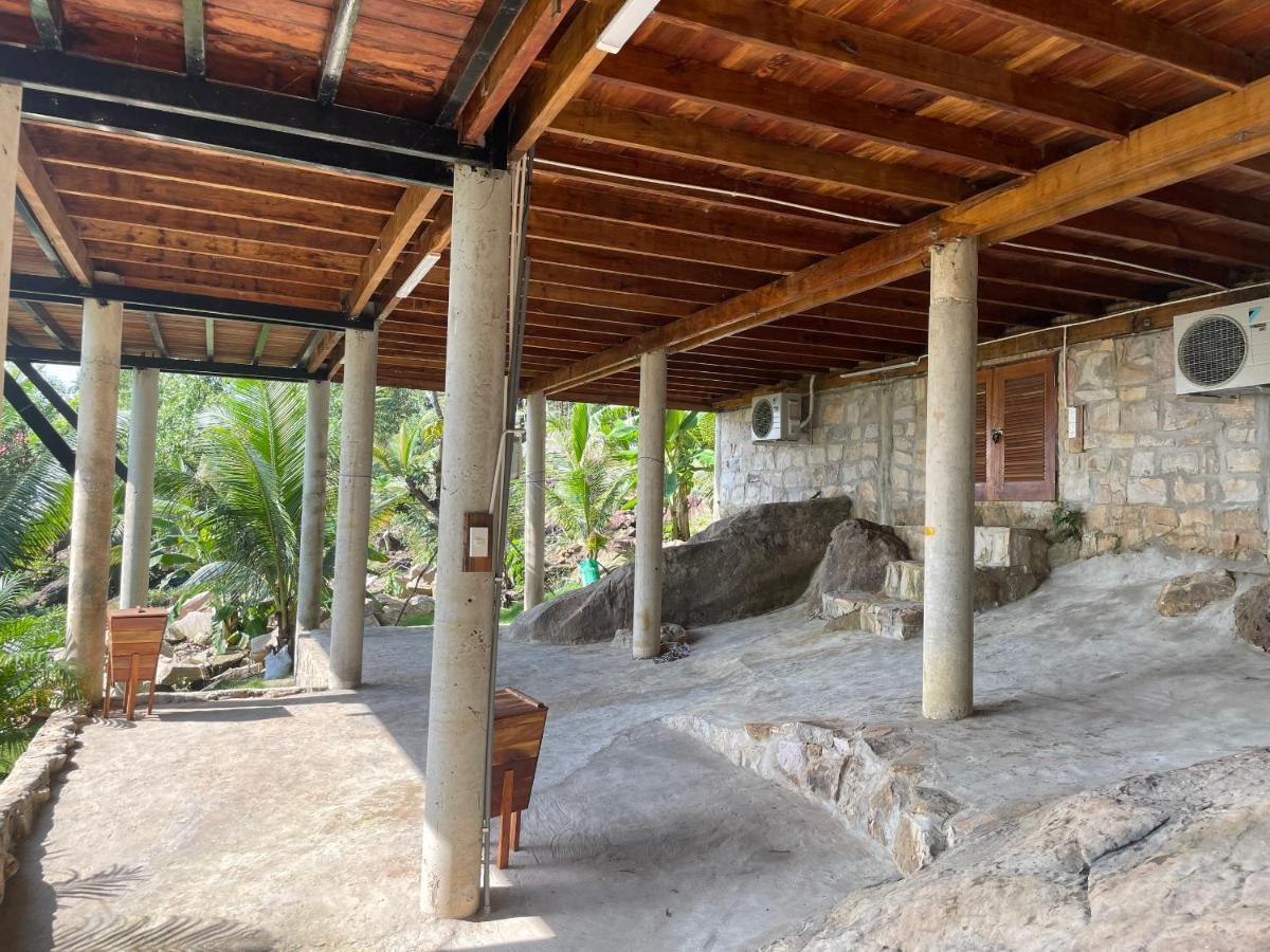 Ong Vinh House - Living Among Nature !