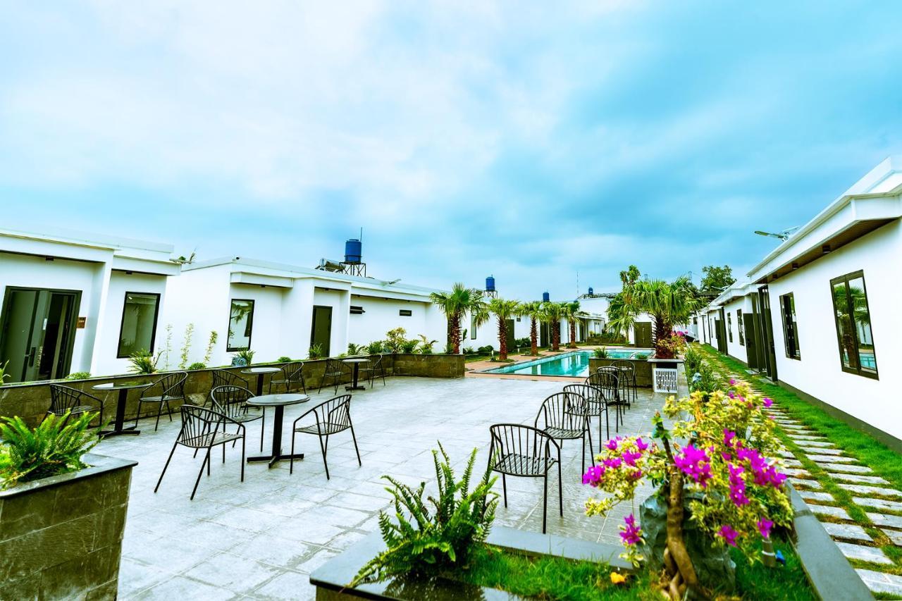 Heddin Resort *