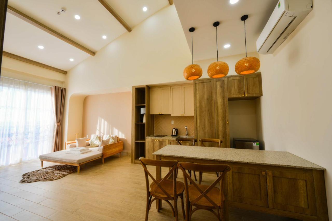 Aurora & Cafe Hotel 4*