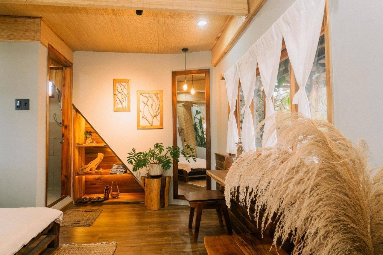 Tinh House Hotel