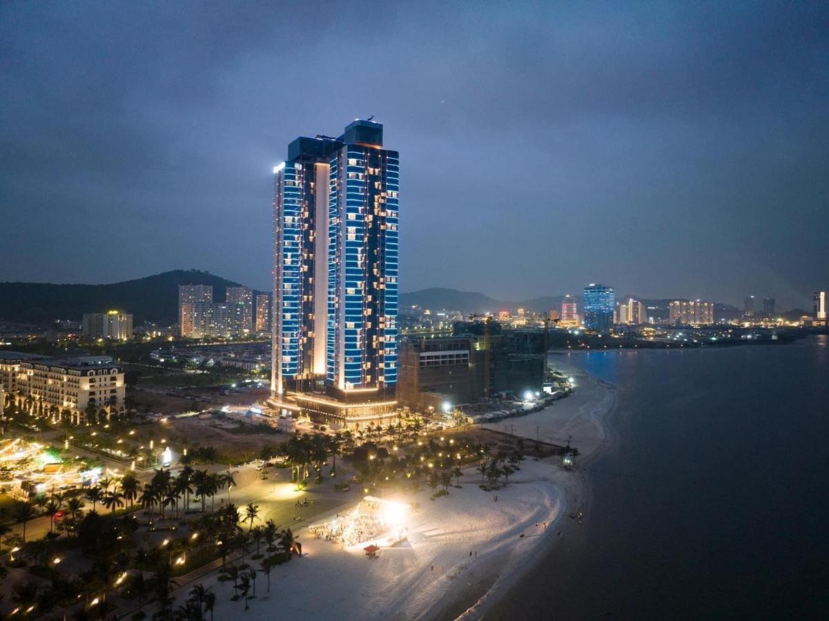 Hotel Khach San A Lacarte Bay, Ngay Mat Bien, Mien Phi Be Boi 5*