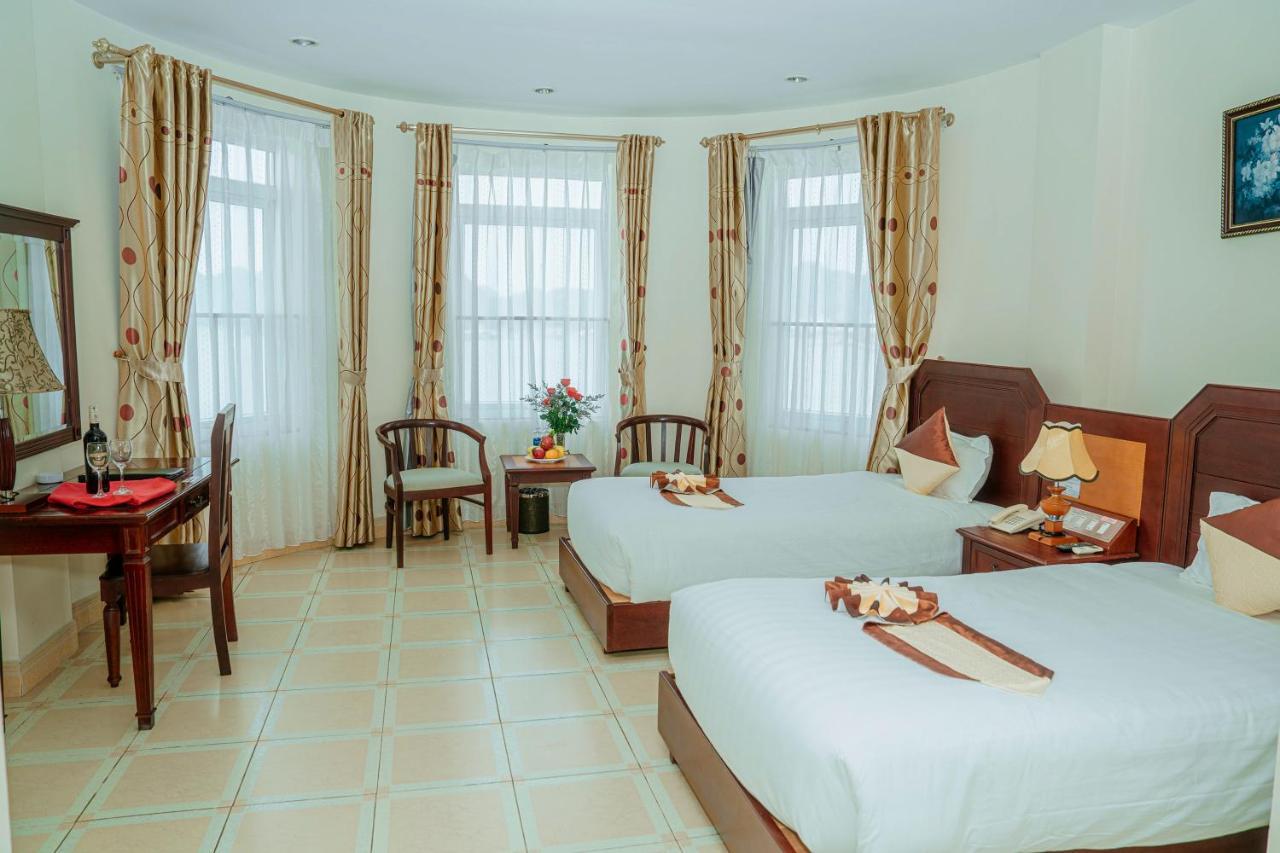 Hotel Hung Long Harbour