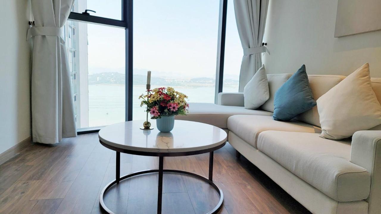 Luxury Waterfront A La Carte Ha Long