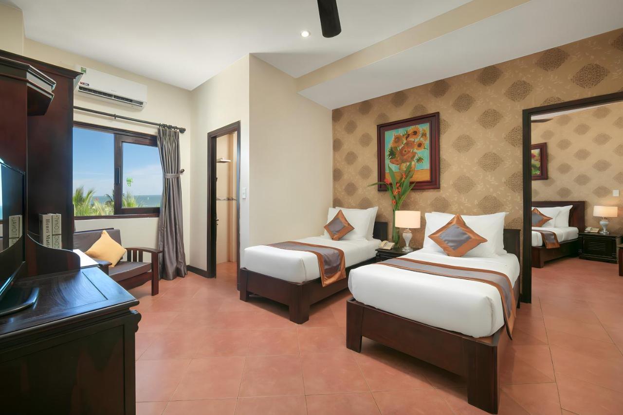 Sea Lion Resort 4*