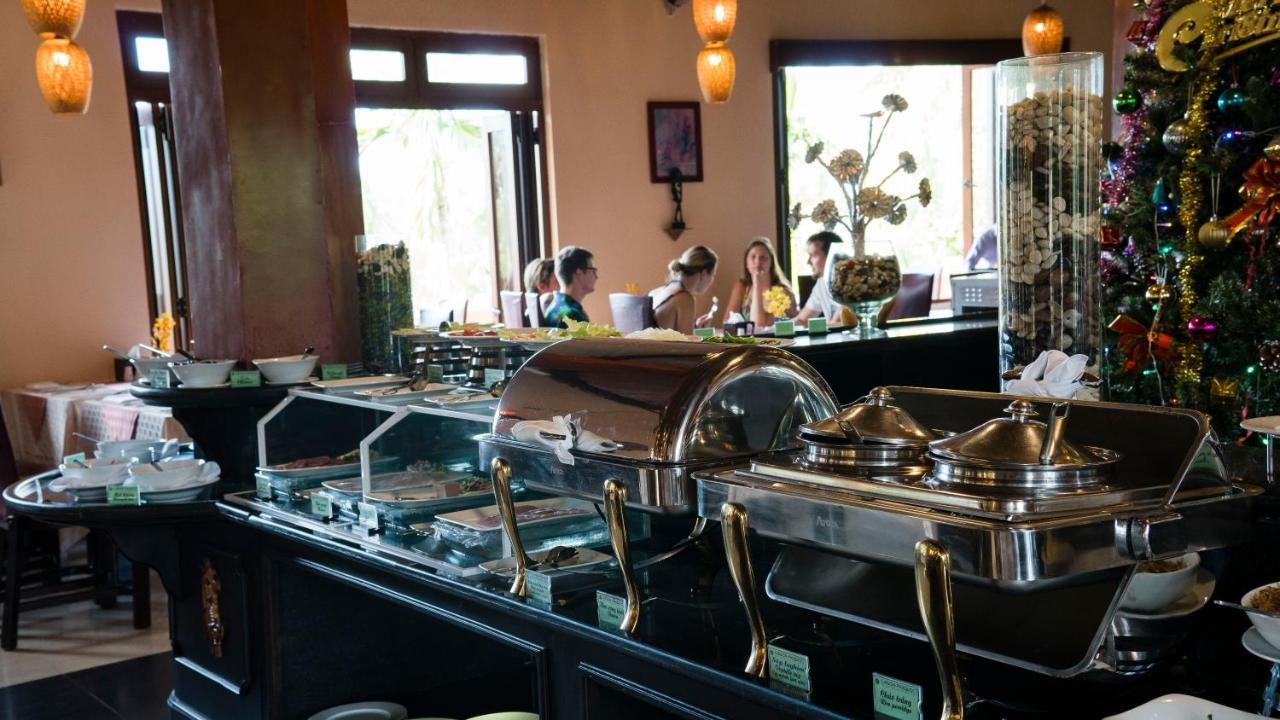 Resort Saigon &