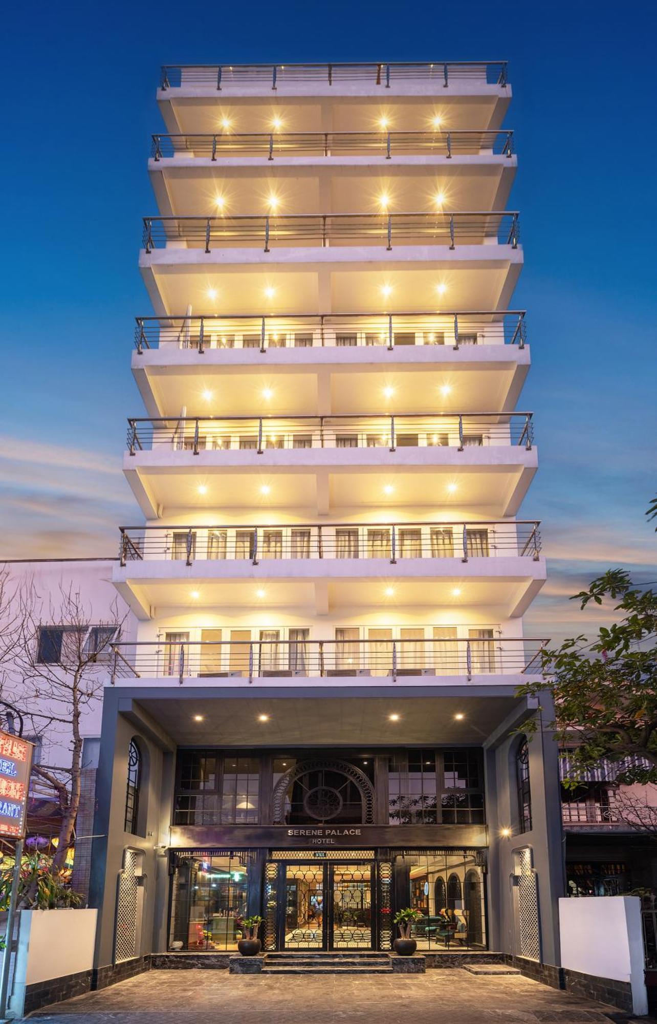 Serene Palace Hotel 3*