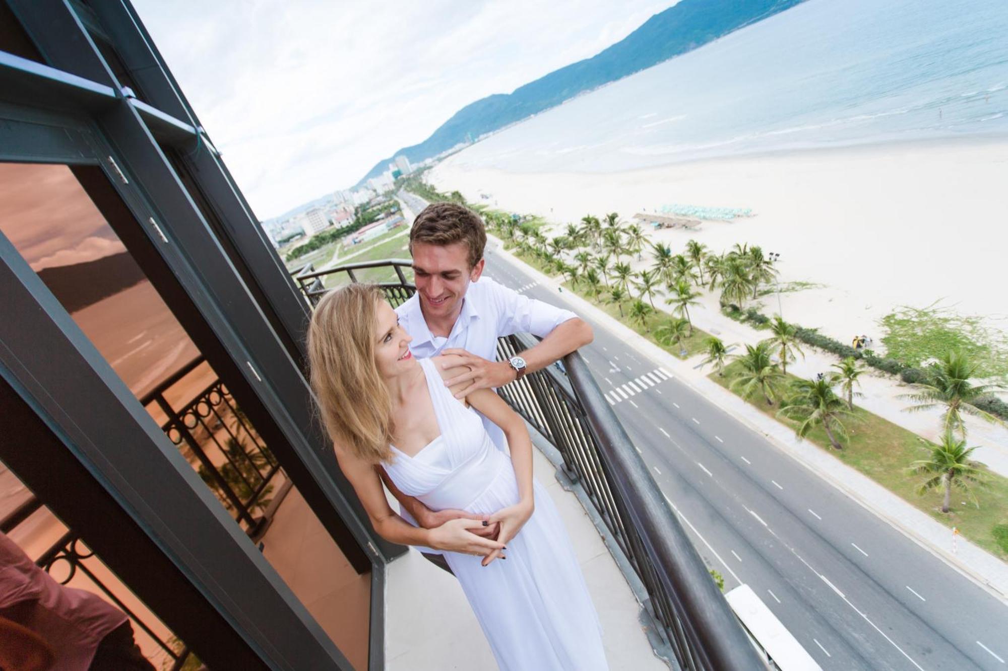 Holiday Beach Hotel Danang Hotel