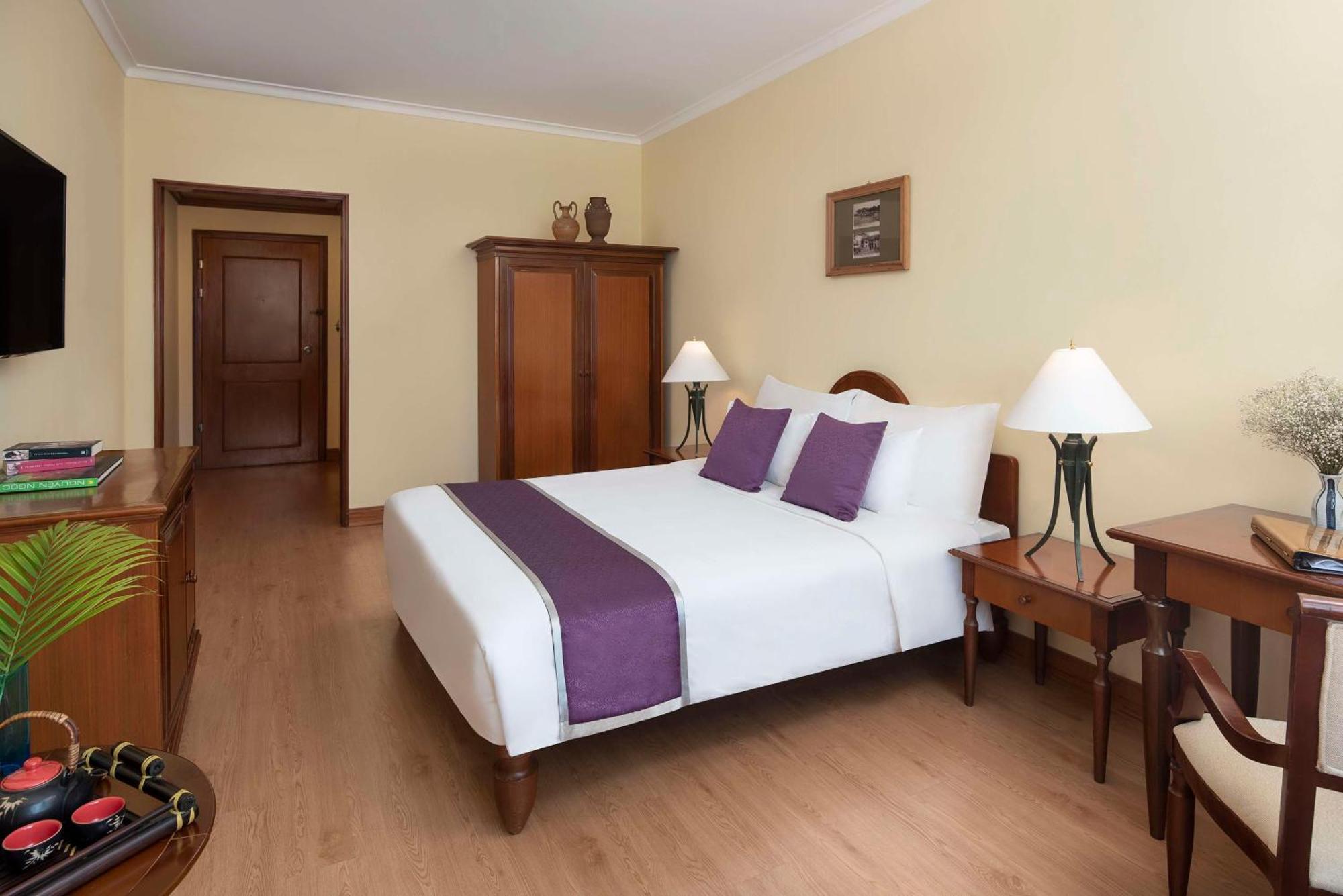 Avani Phong Harbour View Hotel 4*
