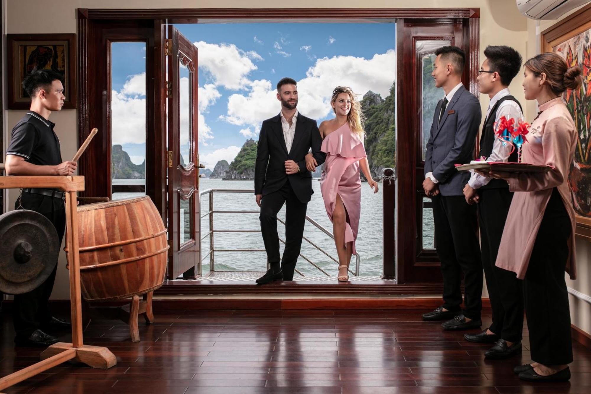  Emperor Cruises Legacy Ha Long