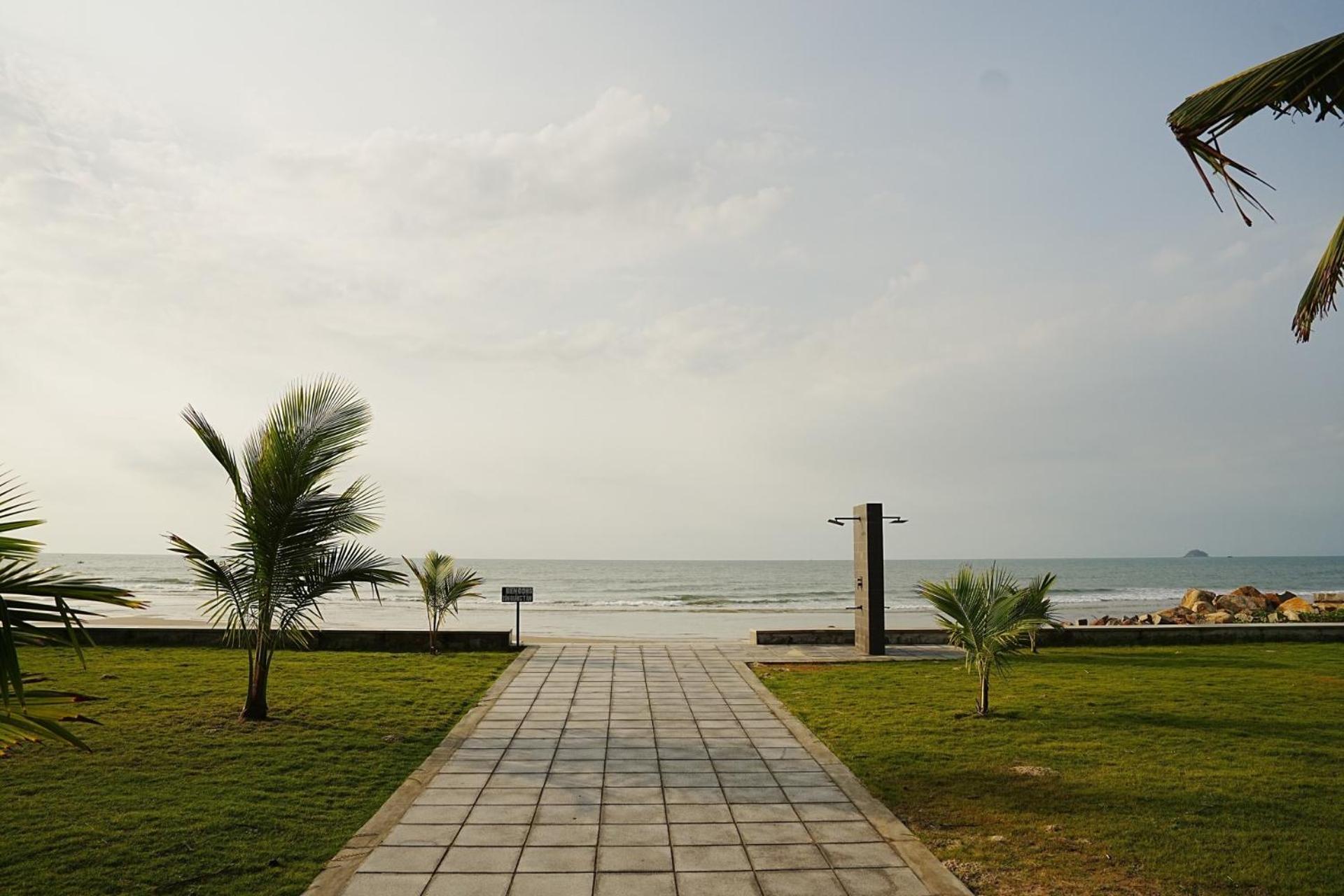 Dat Lanh Beach Resort 3* La Gi