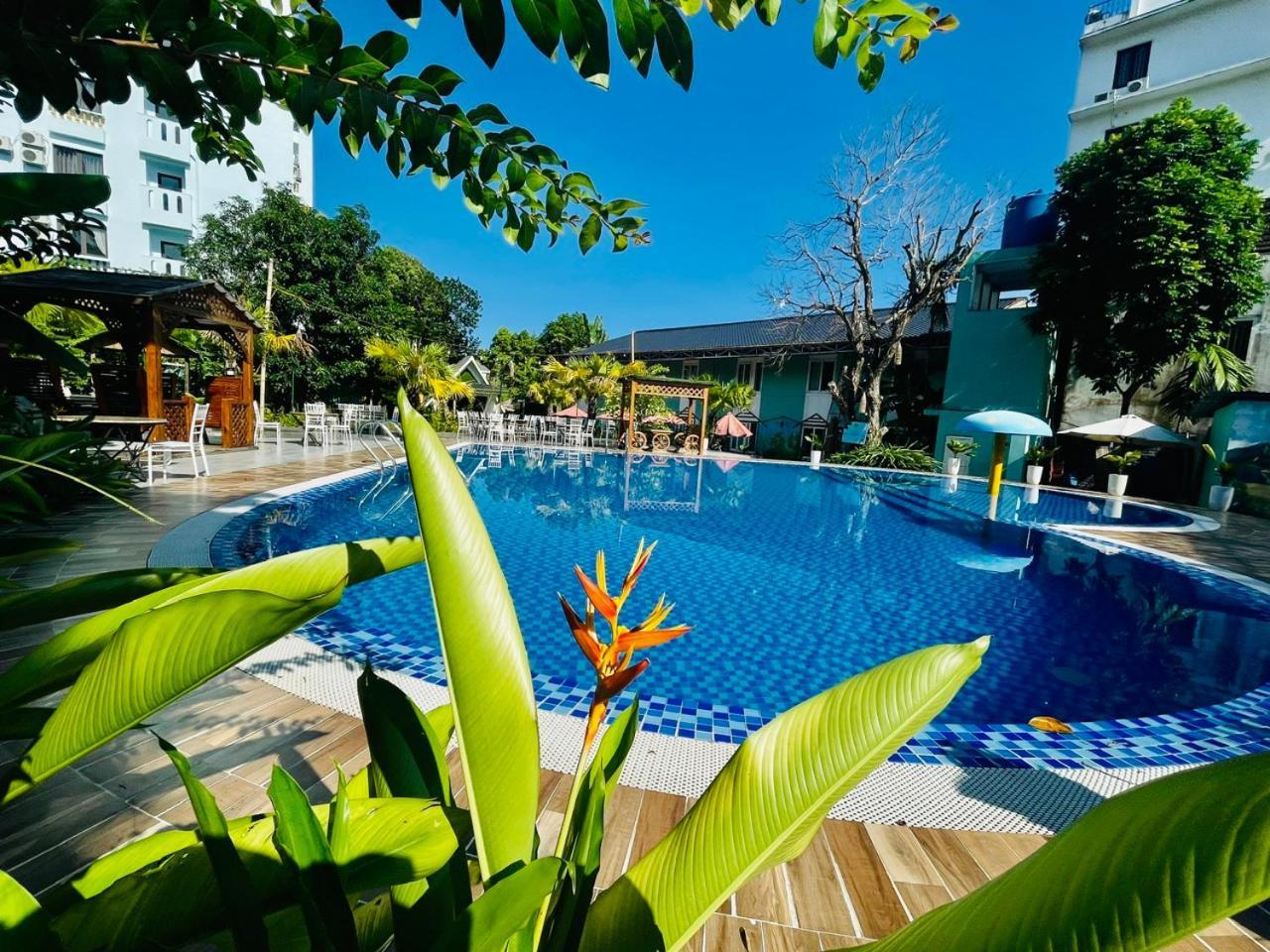 Minh Chau Resort