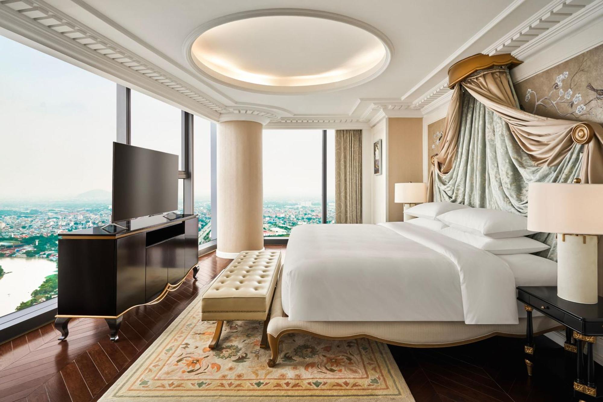 Sheraton Phong Hotel