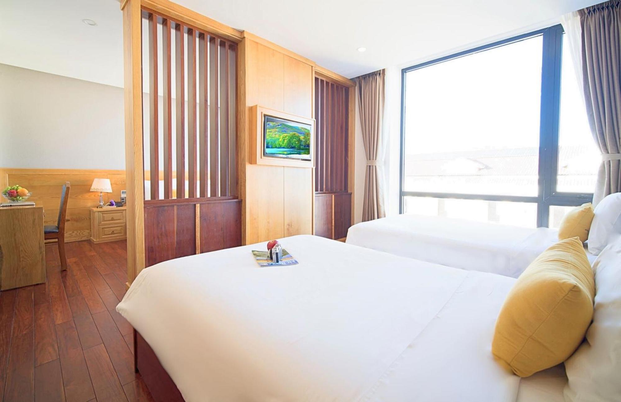 Sunny Ocean & Hotel Da Nang