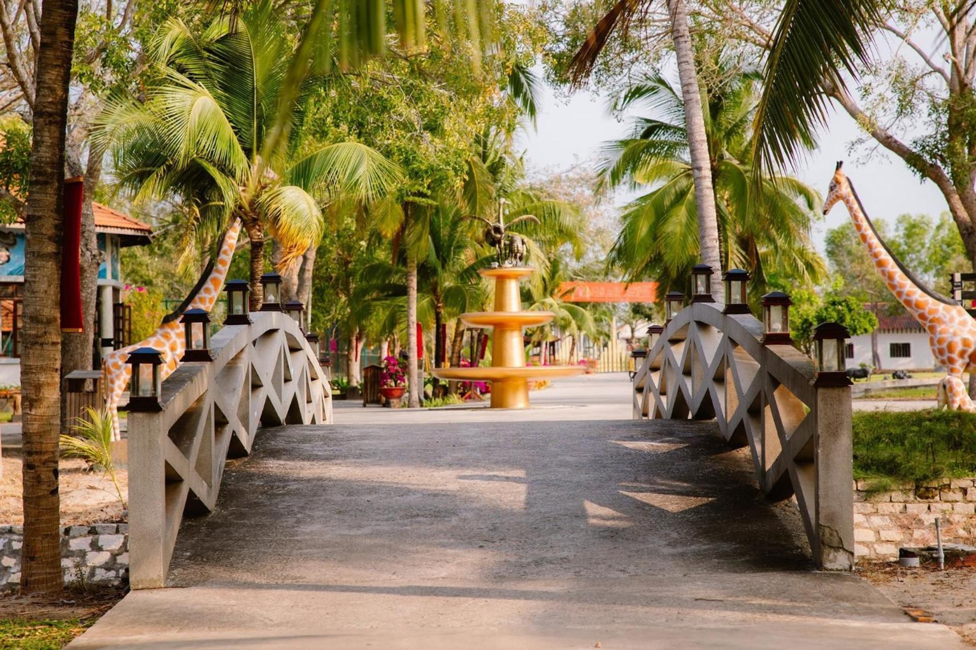 Hotel Dat Lanh Beach Resort La Gi