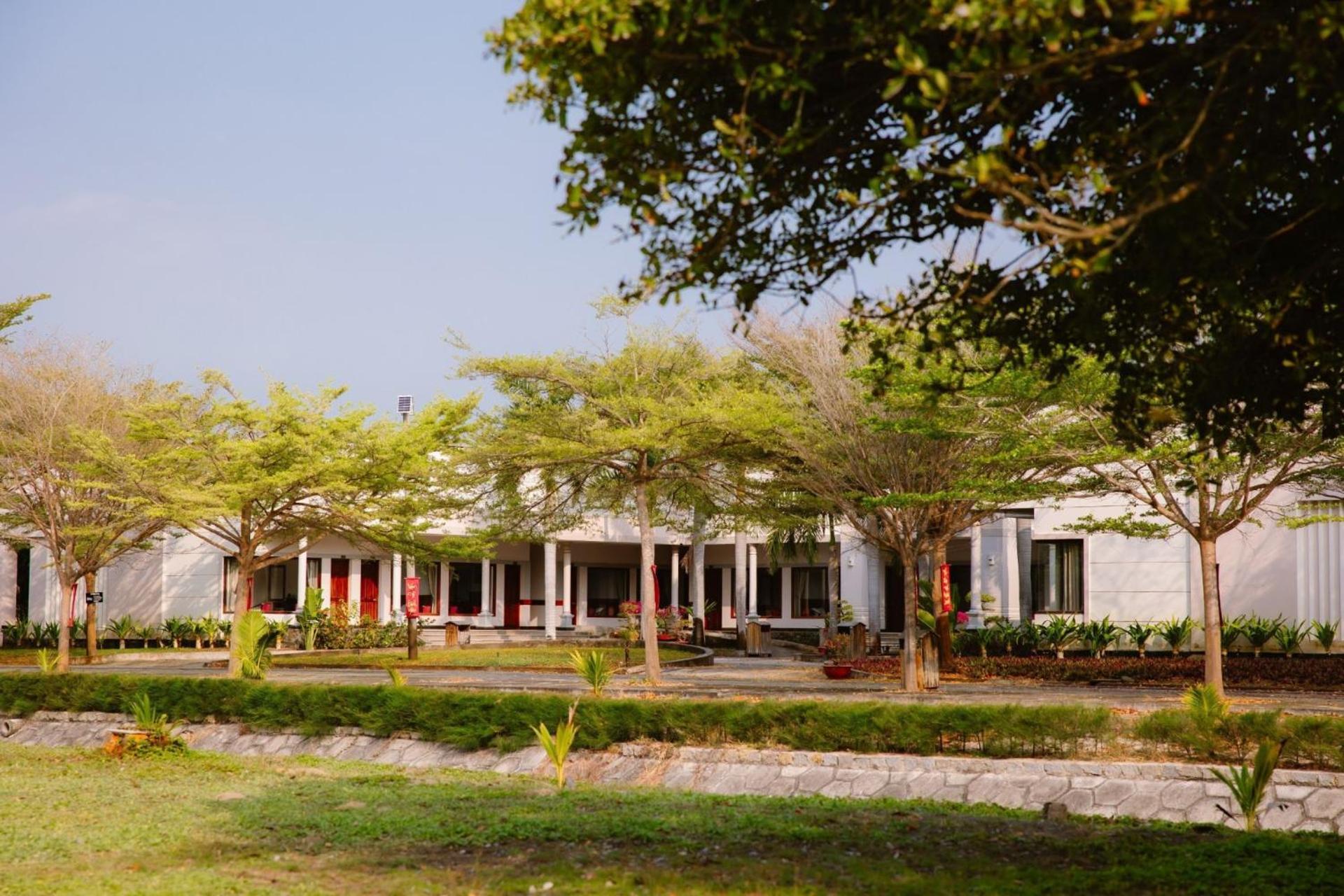 Hotel Dat Lanh Beach Resort 3*
