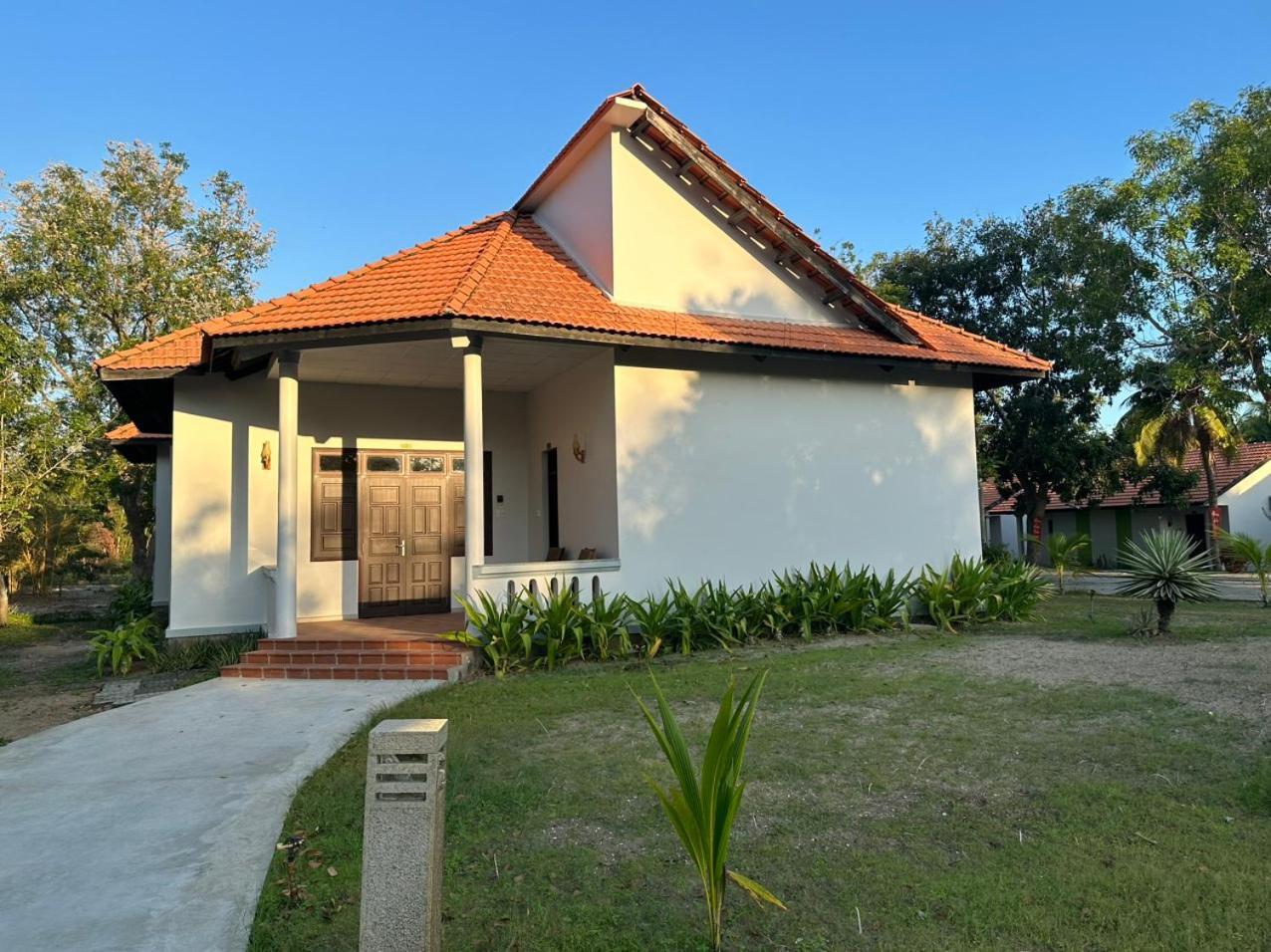 Hotel Dat Lanh Beach Resort 3*