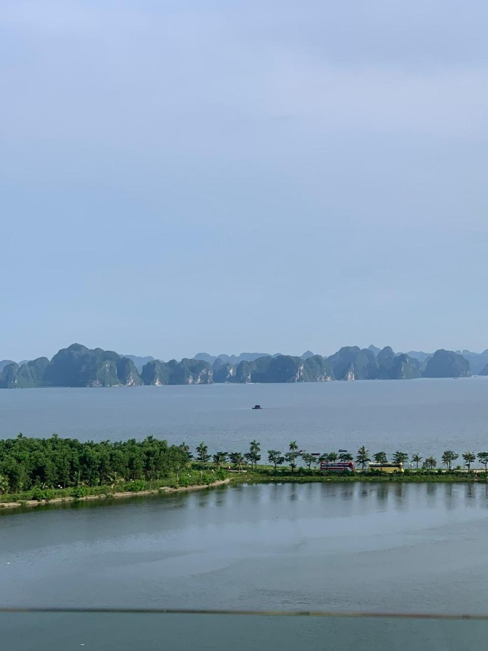 Sunday Premium * Hạ Long