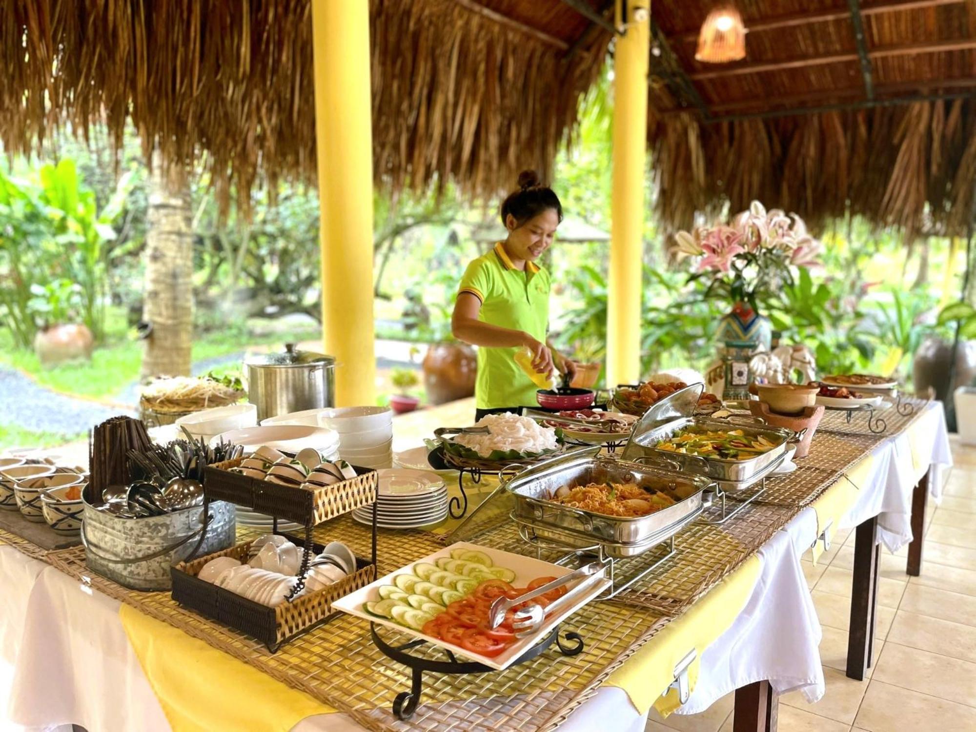 Mango Riverside Bed & Breakfast 4*