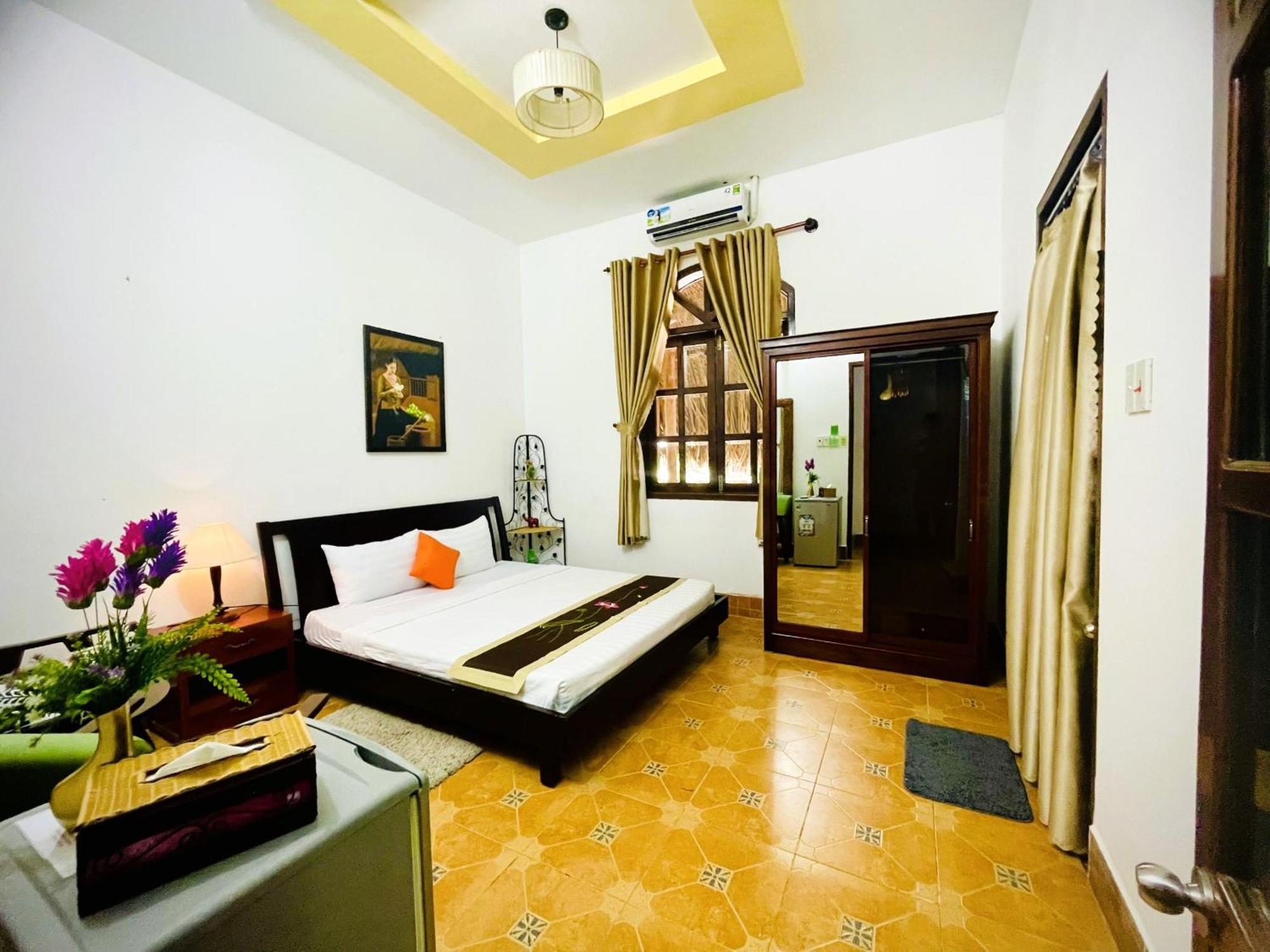 Mango Riverside
