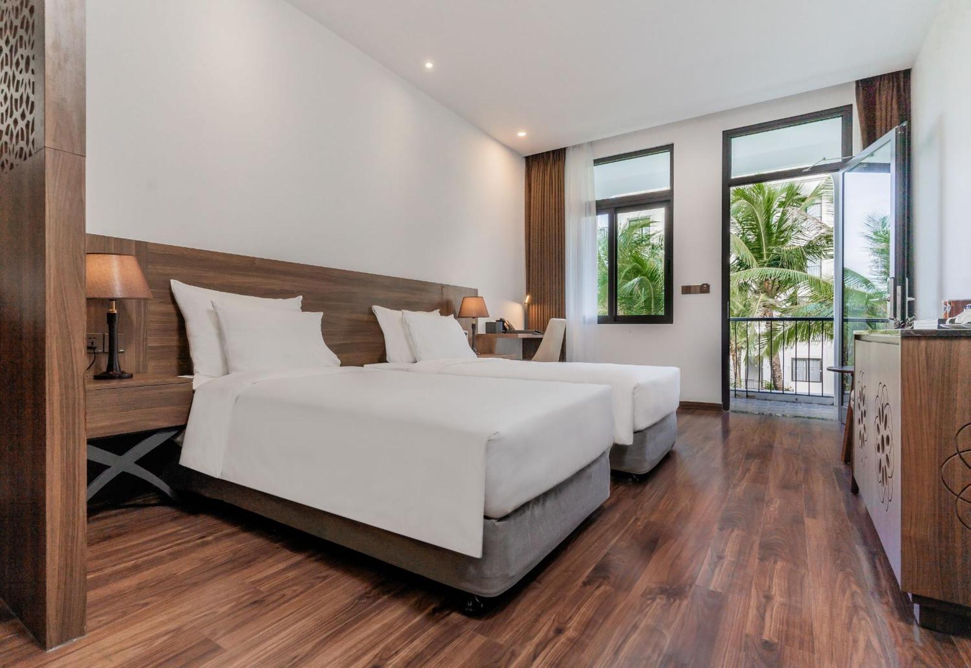 Nesta Hotel 4*
