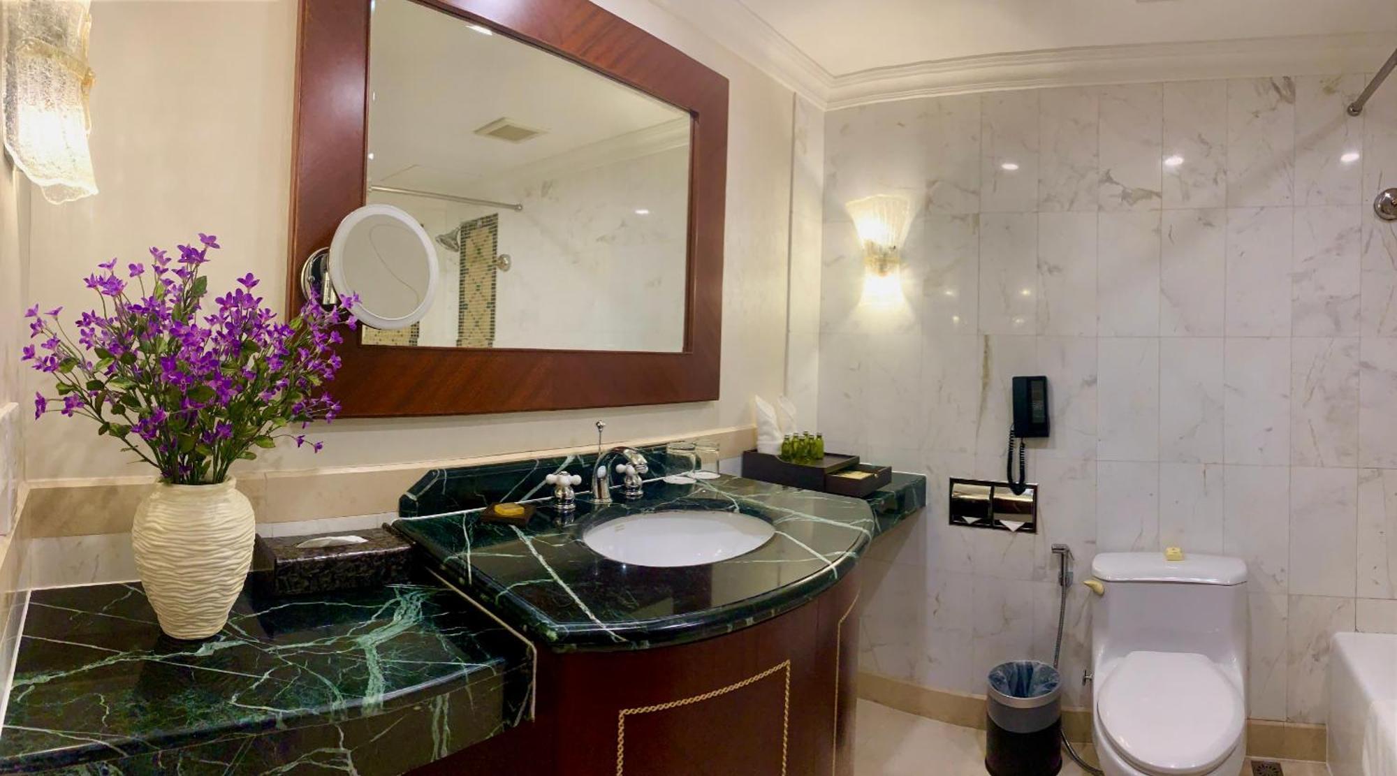 Khách sạn Khach San Quoc Te Loi Lai - Li Lai International