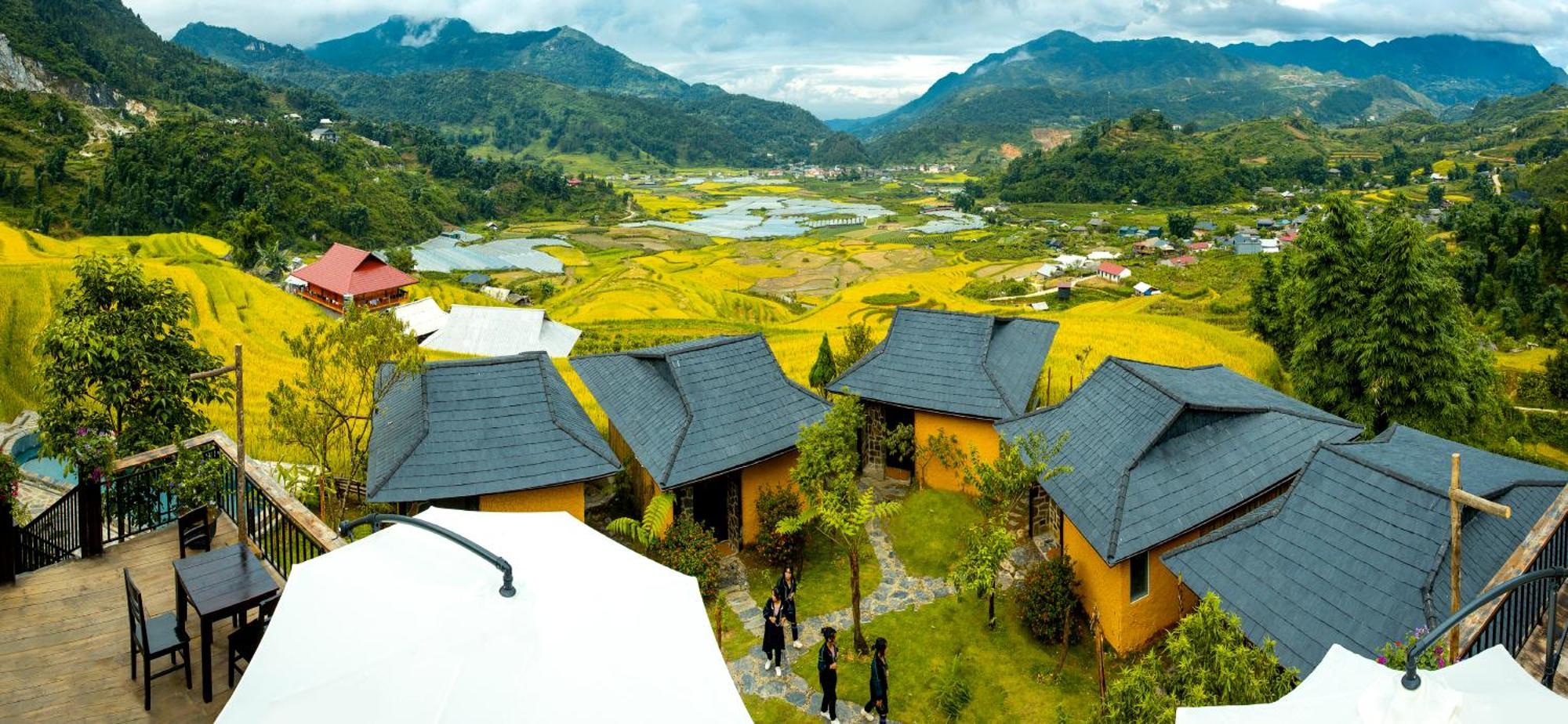 Black Ship Lodge