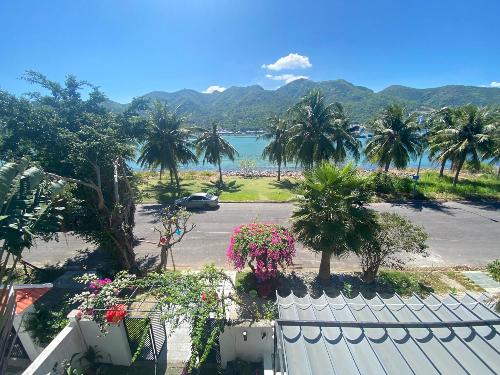 M * Nha Trang