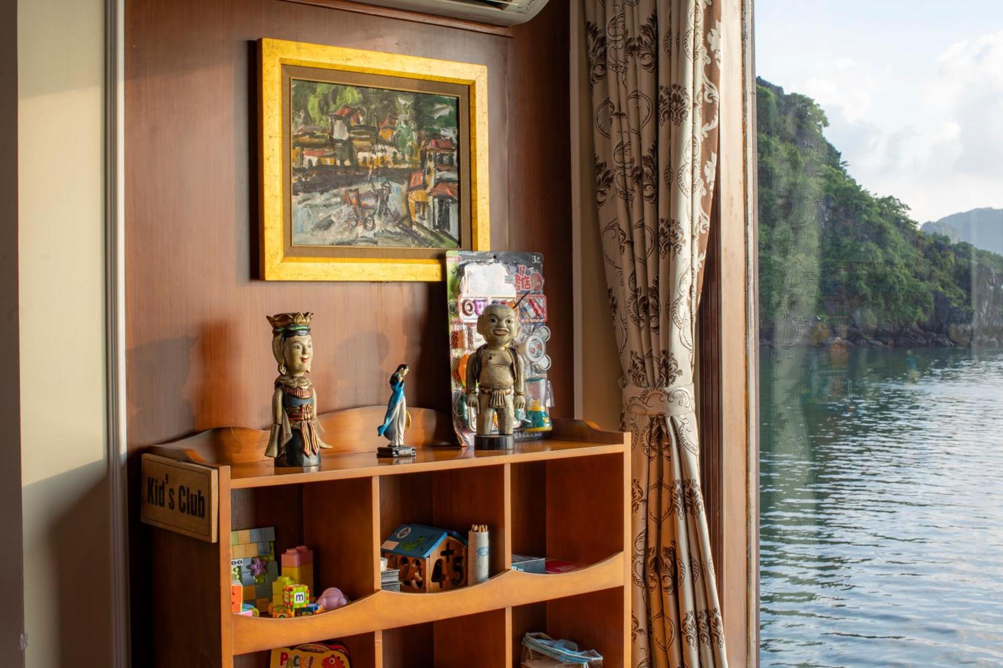 Emperor Cruises Legacy  5*