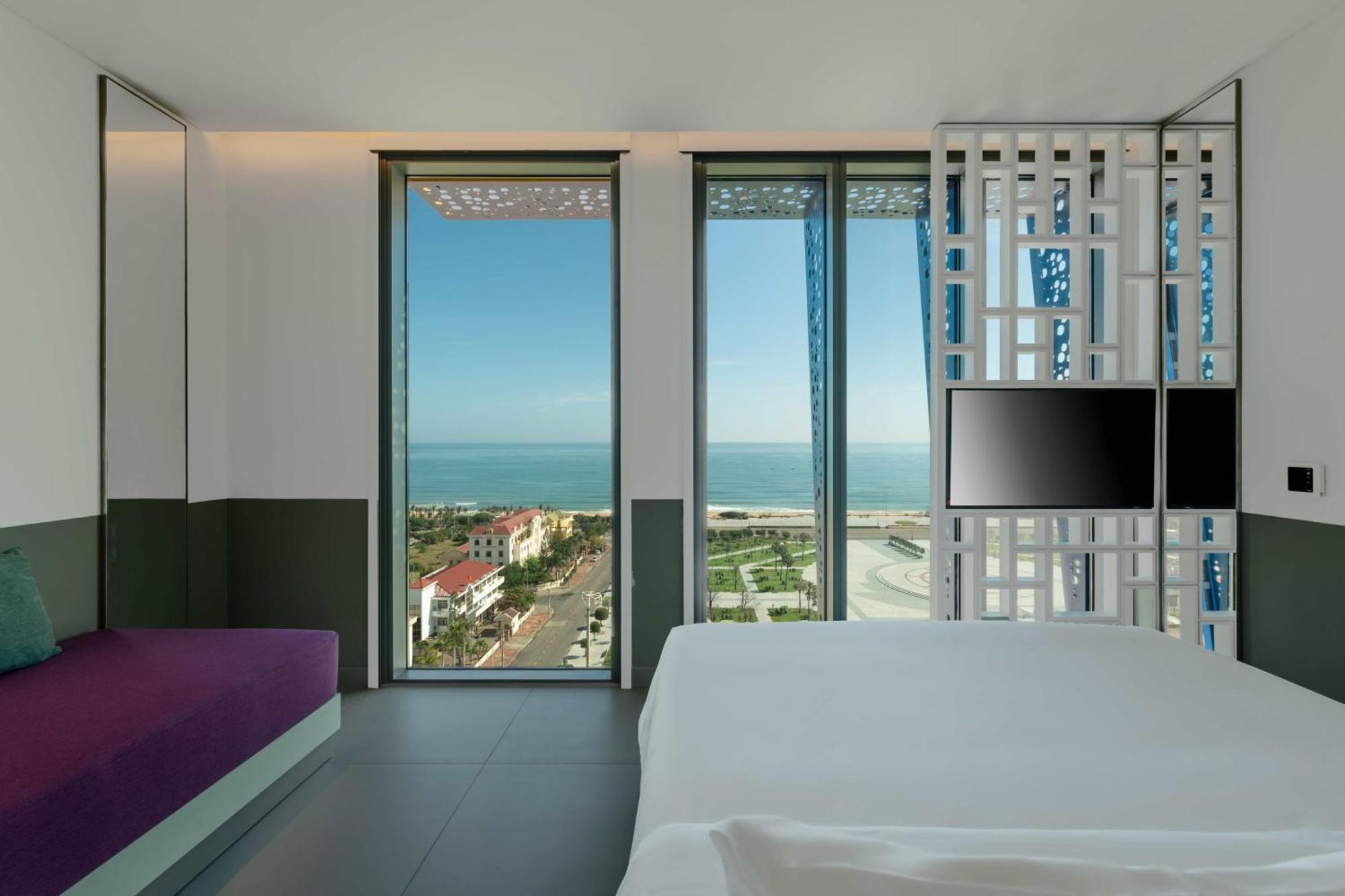 Wink - 24hrs & Rooftop Pool Bar 4*