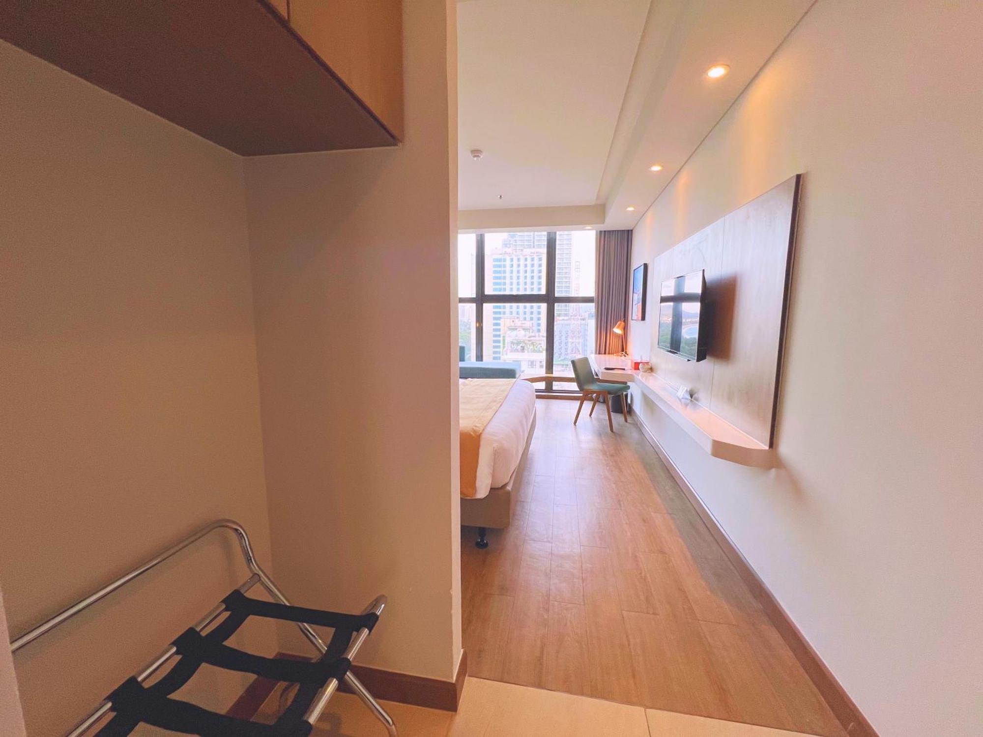 Khách sạn hẻo lánh Citadines Bayfront Nha Trang