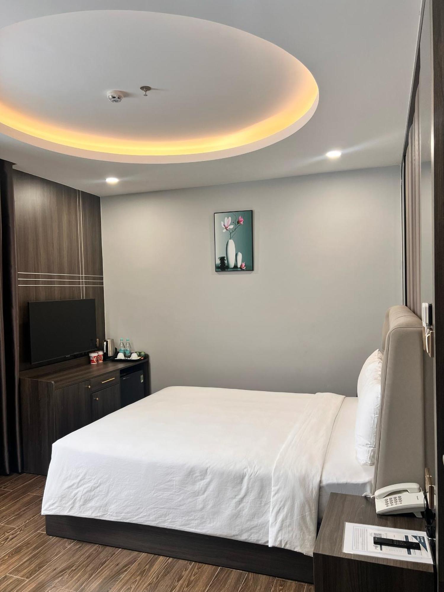 Le Anh Hotel *
