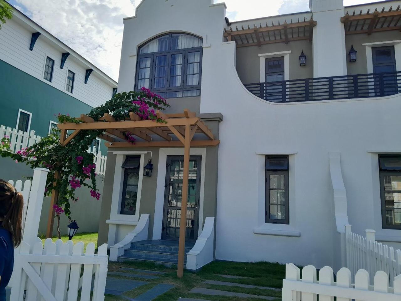 Villa Novaworld - Full House *