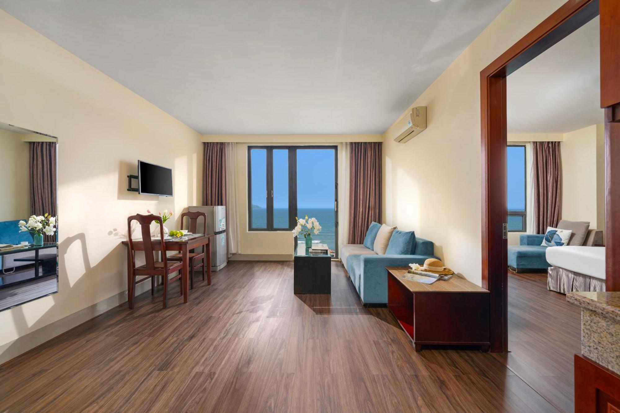 Seafront Hotel 4*