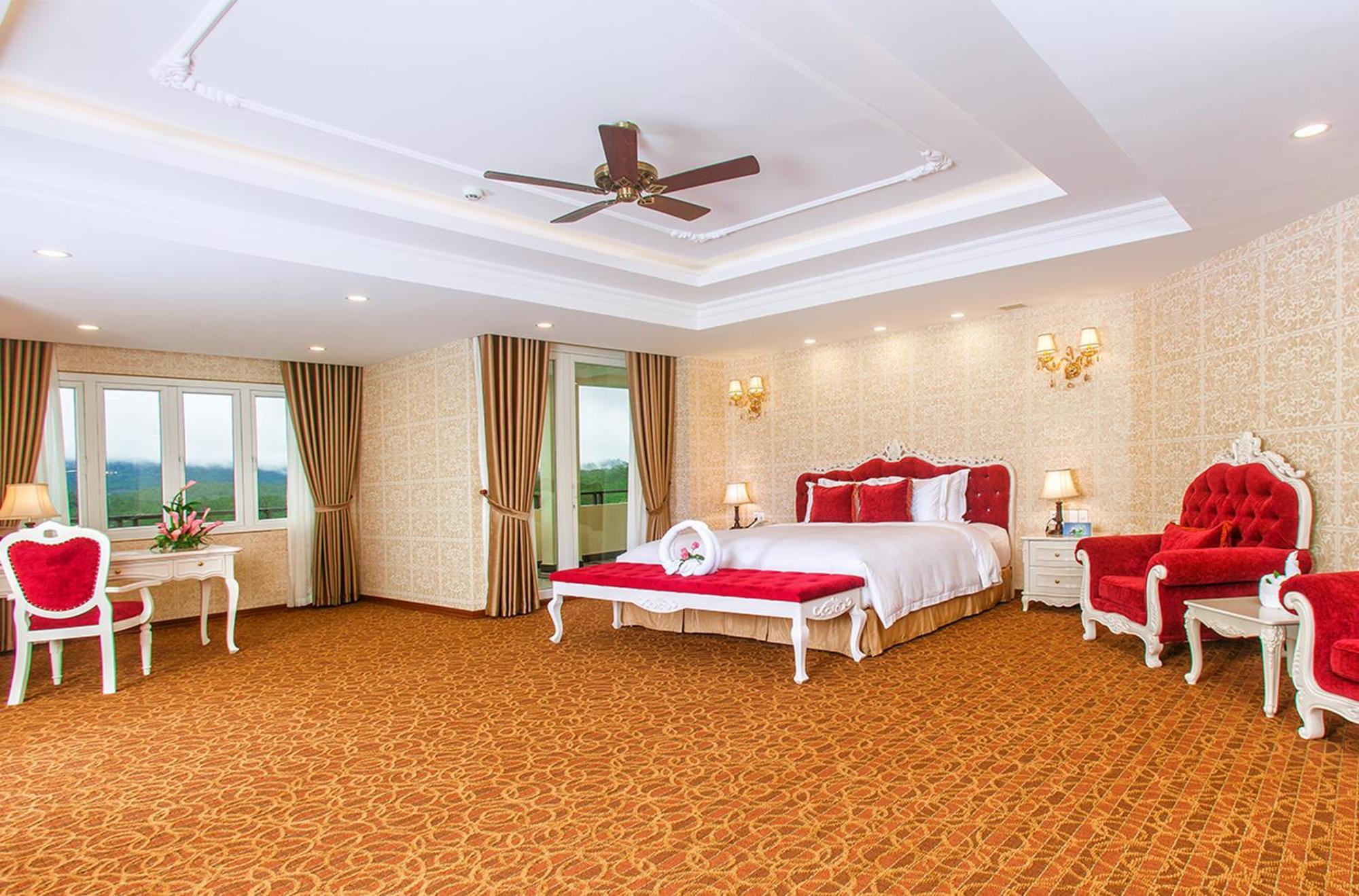 Ladalat Hotel