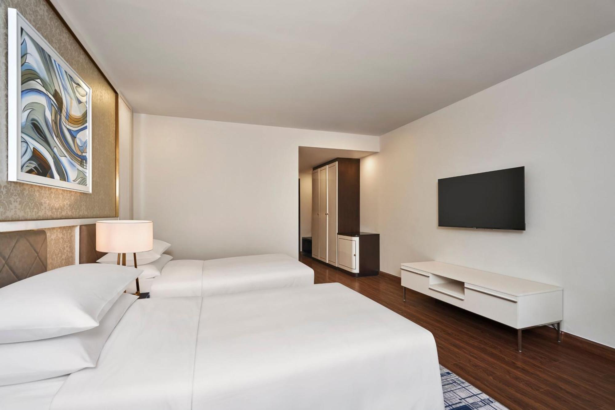 Sheraton Phong Hotel 5*