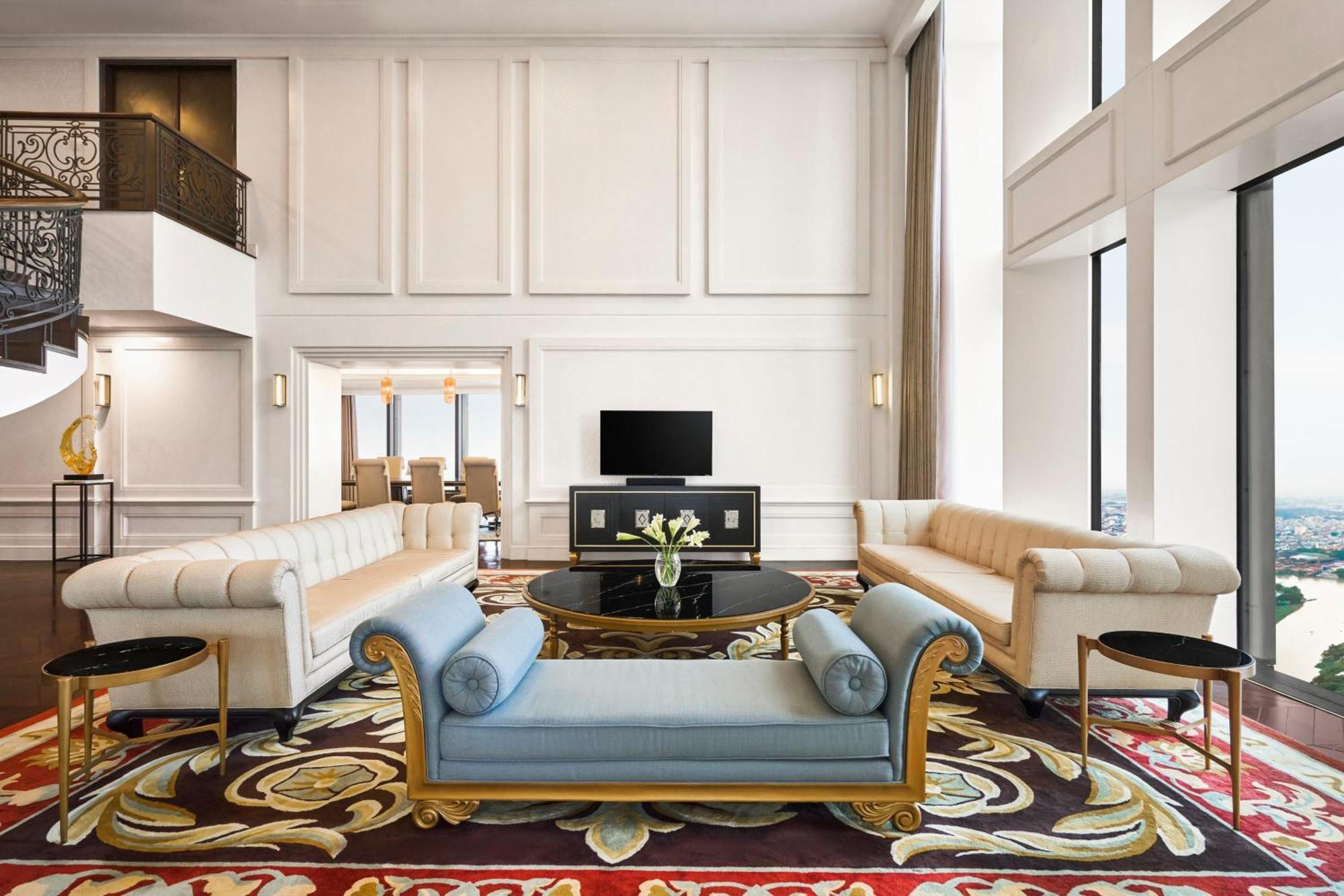 Sheraton Phong Hotel