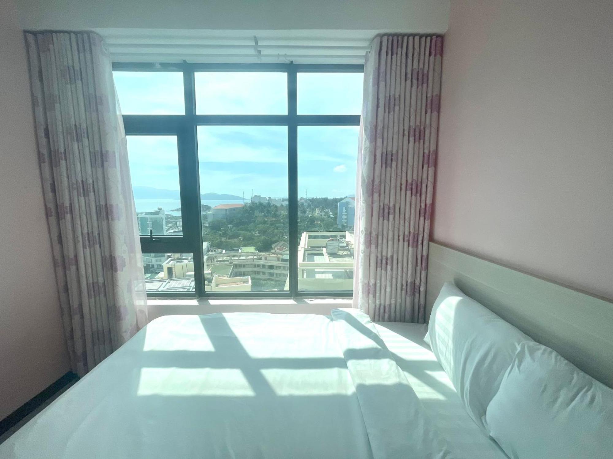 Apartment Beachfront Luxury - *