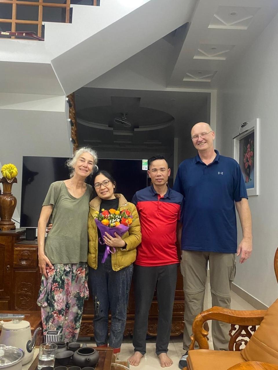 Homestay Hang Thuong - Motorbikes And Tour