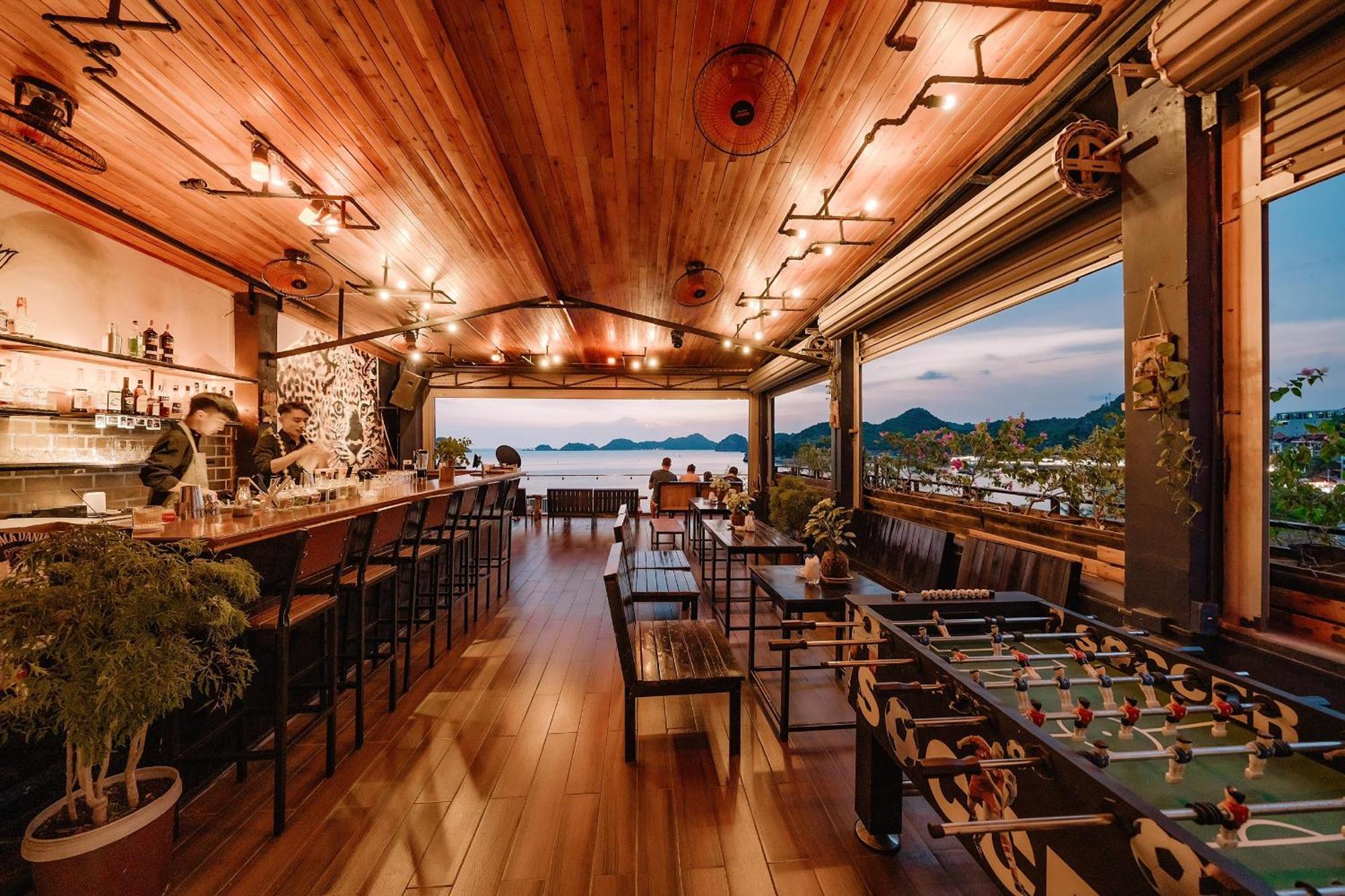 Catba Pod - Restaurant And Rooftop Bar *