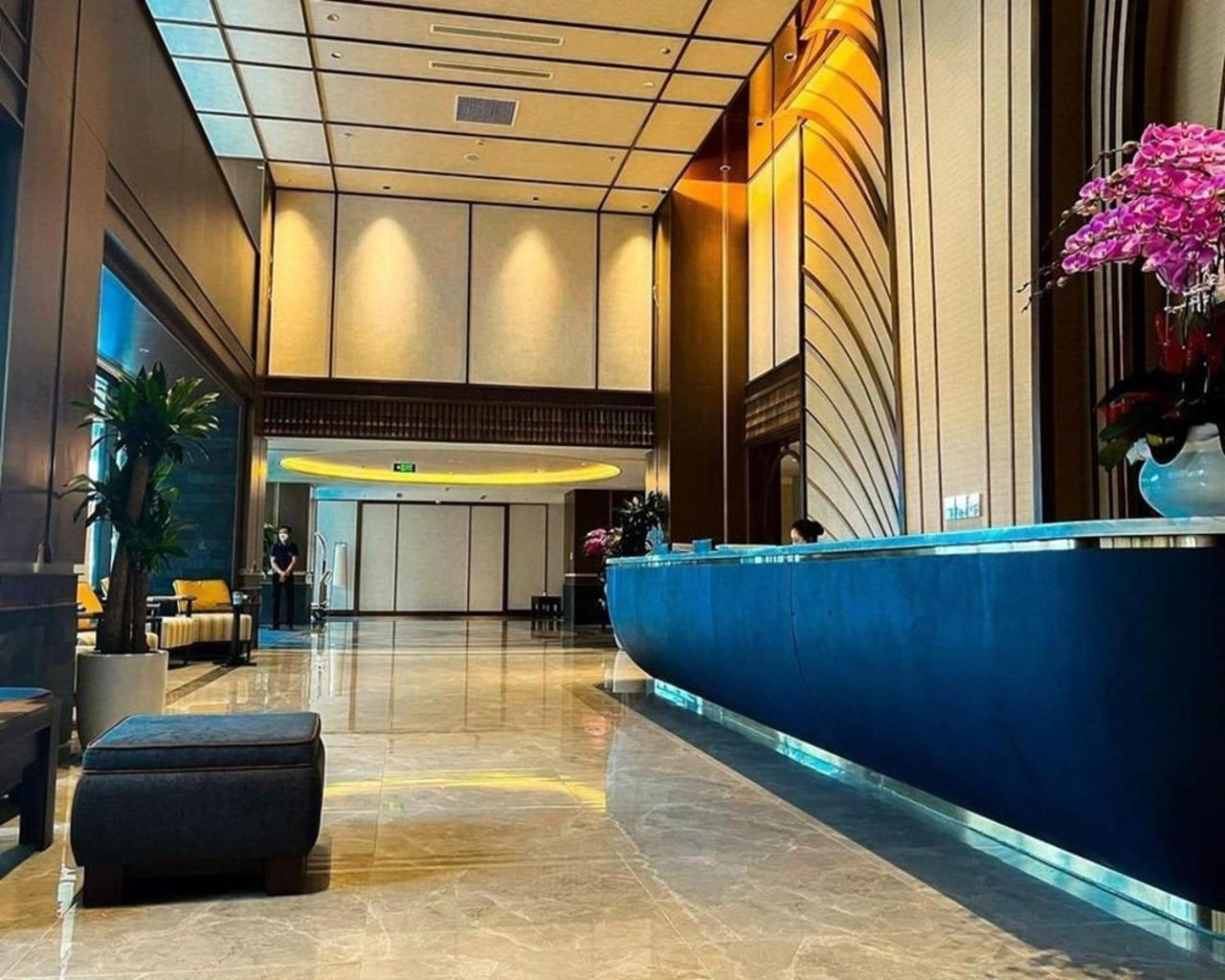 Mandala Brynn Beachfront Condotel *