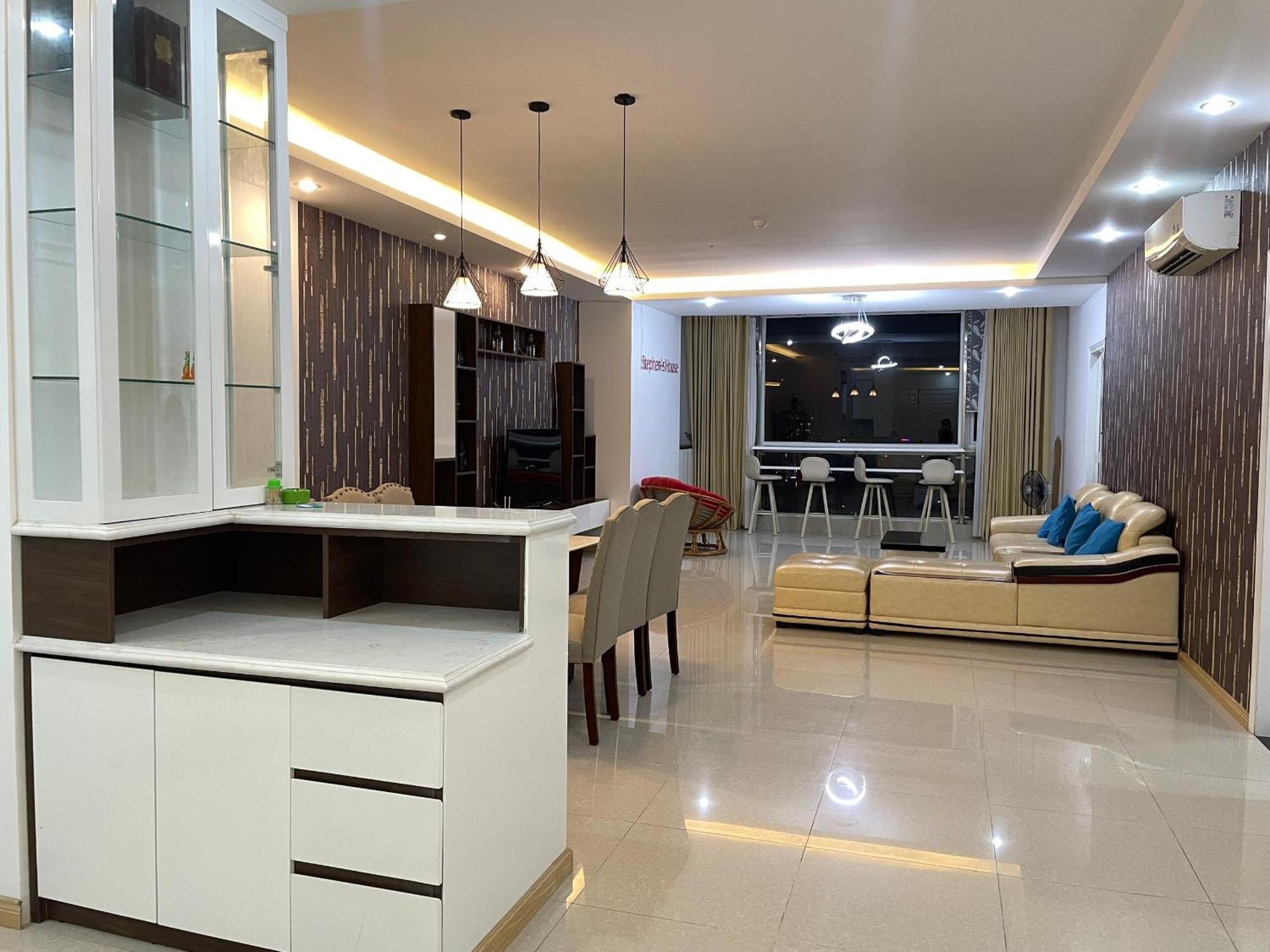 Apartment Penthouse 4 Bed In