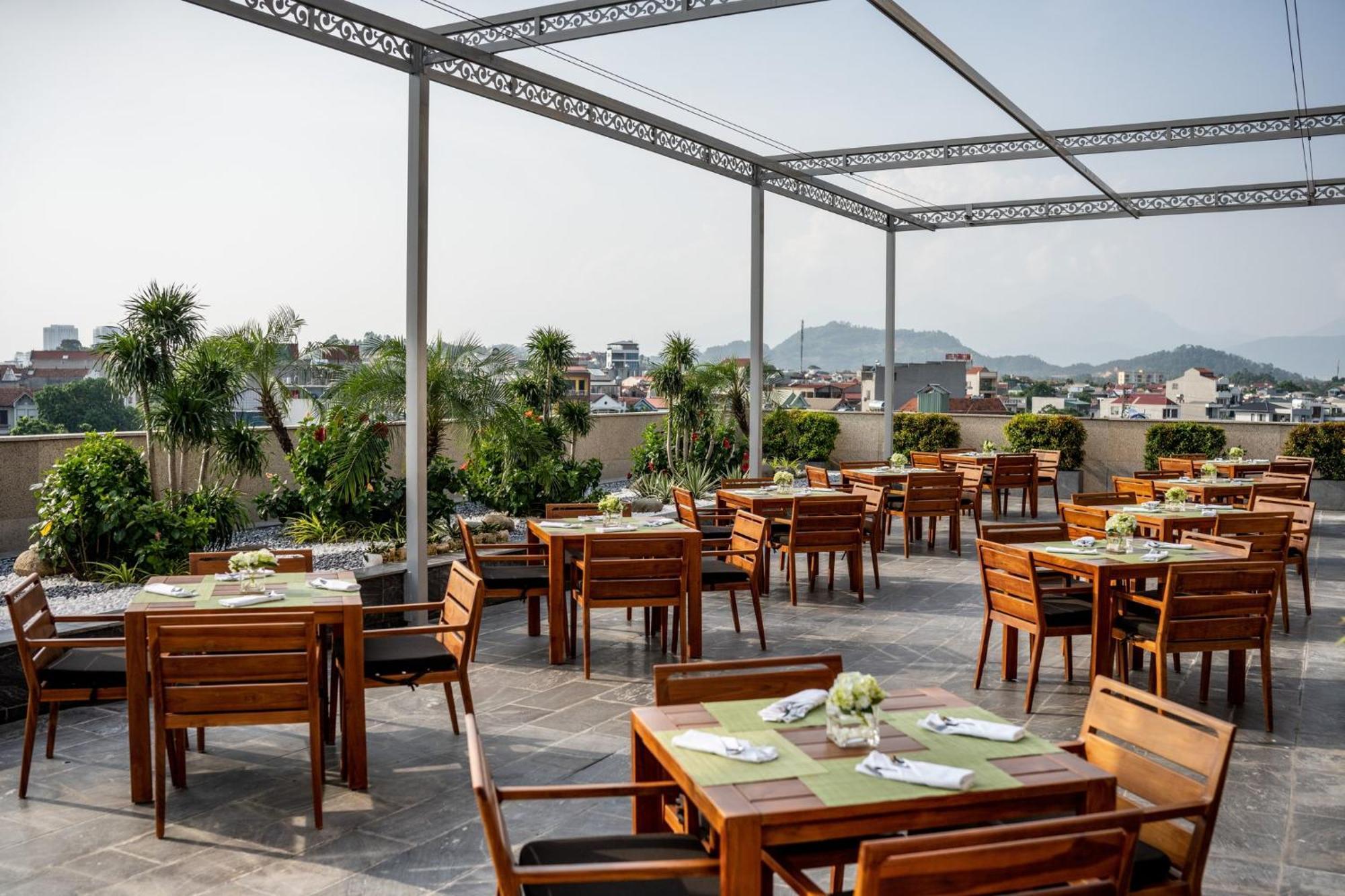 Crowne Plaza Centre By Ihg 5*