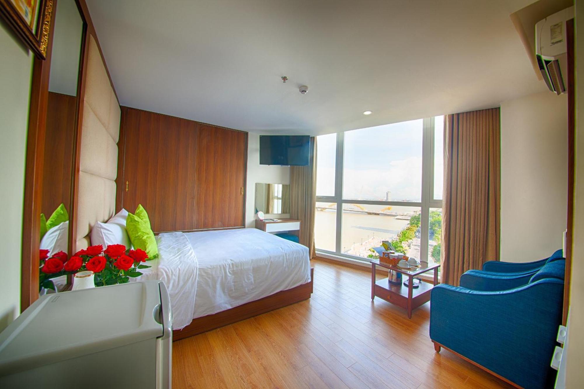 Pariat River Front 3*