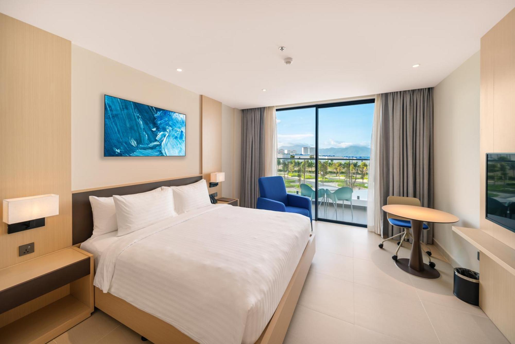 The Empyrean 5* Cam Ranh