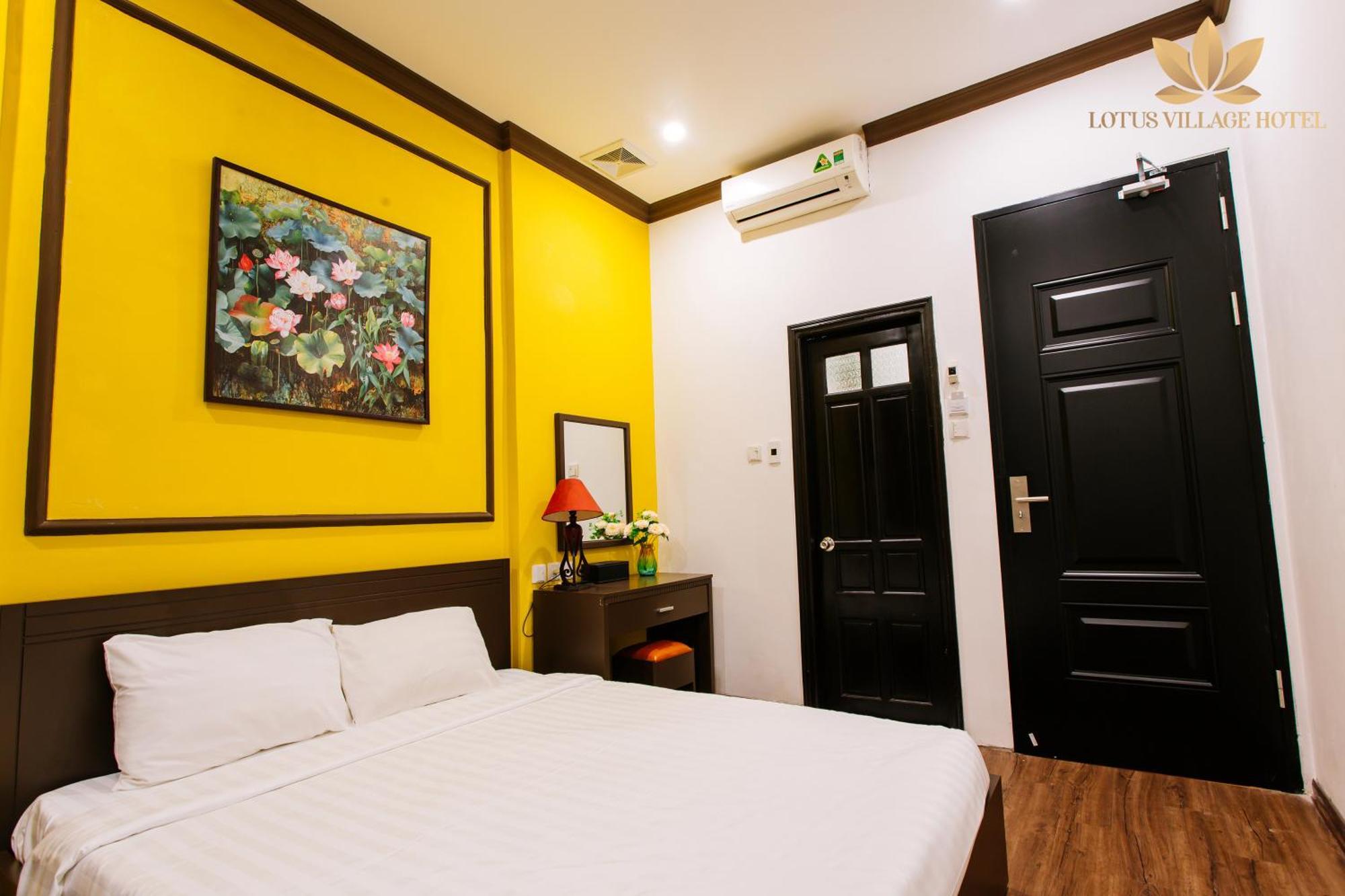 Hotel Lotus Village - 68 Hang Bo Hn - By Bay Luxury 3*
